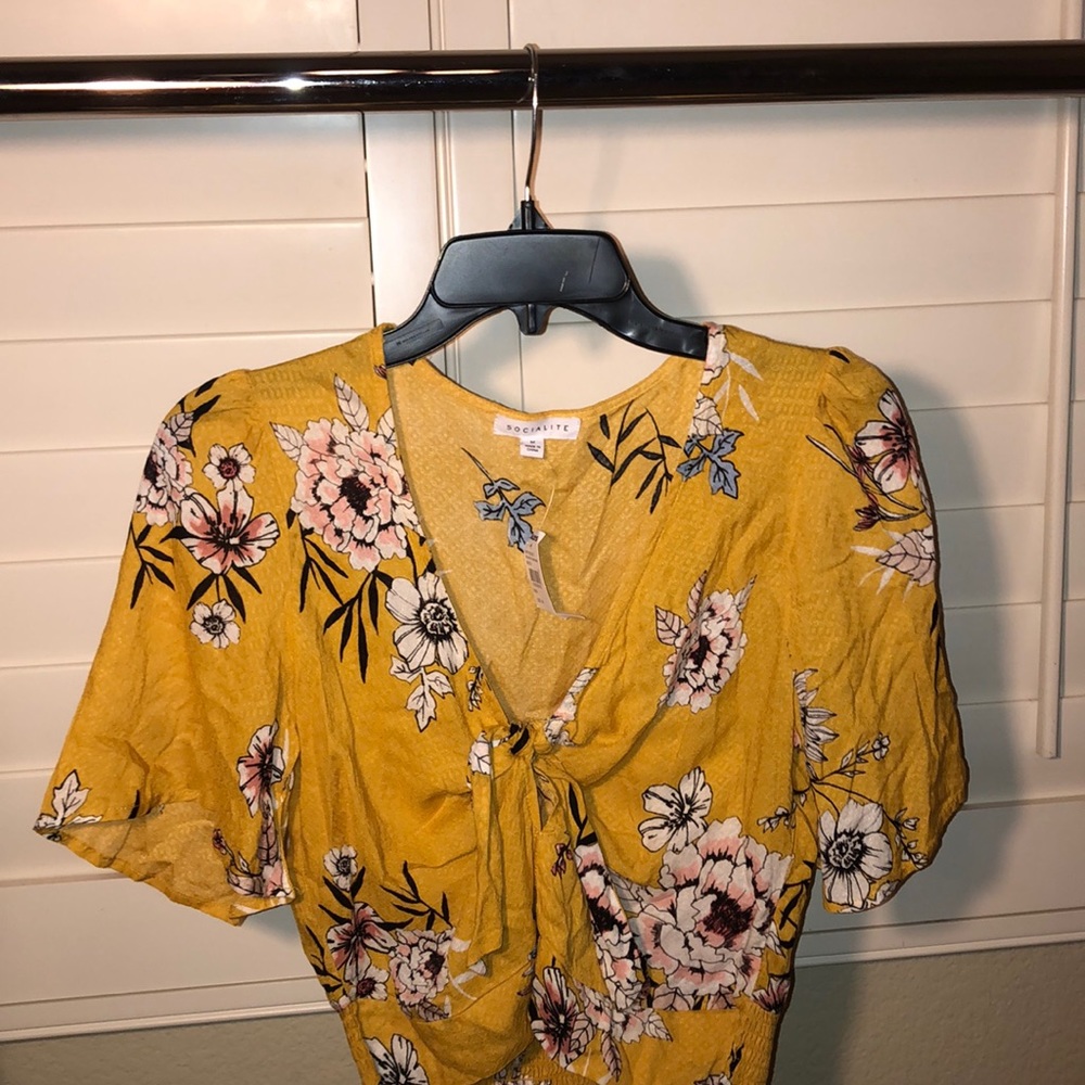 Tillys Yellow crop top floral blouse W tie front